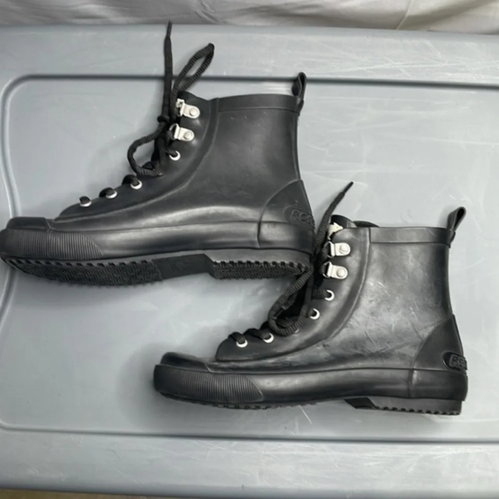 Rocket Dog lace up rubber rain boots: